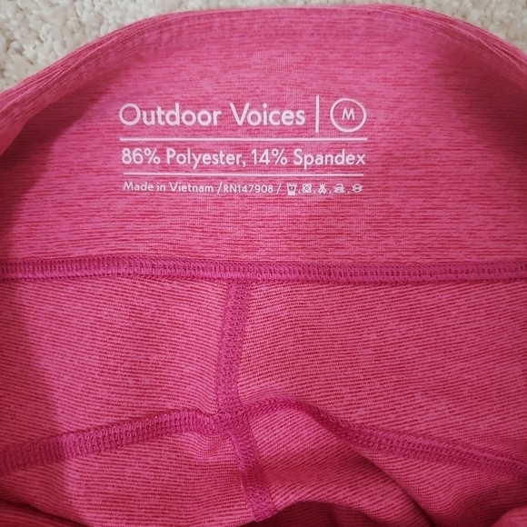Outdoor Voices~Woman Size M~in Flamingo Pink 7/8 lengths Leggings. - Picture 4 of 15